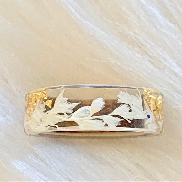 Wood Acrylic Dry Flower Ring - Picture 1 of 4